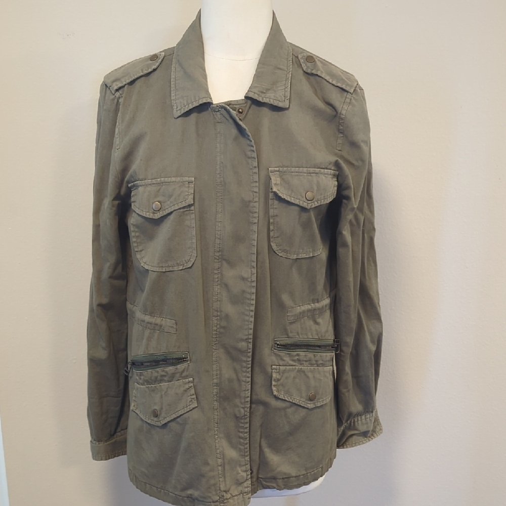 Military Green Utility Jacket with Collared Neckline size M